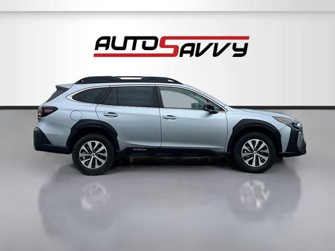 Used 2024 Subaru Outback Premium AWD/4WD image 8