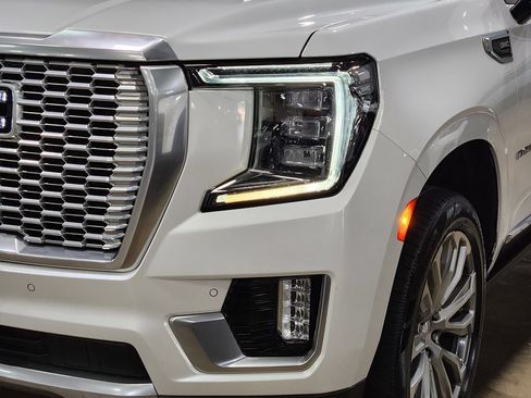 Used 2021 GMC Yukon Denali w/ Denali Ultimate Package AWD/4WD image 14