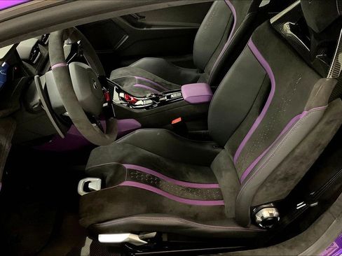 Used 2024 Lamborghini Huracan Tecnica image 8