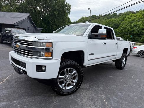 Used 2015 Chevrolet Silverado 2500 High Country w/ Duramax Plus Package AWD/4WD image 22