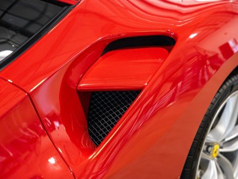 Used 2016 Ferrari 488 GTB RWD image 14