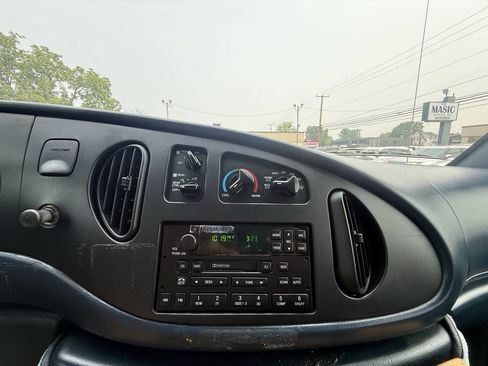 Used 1998 Ford E-150 and Econoline 150 RWD image 18