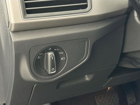 Used 2019 Volkswagen Atlas SE w/ Towing Package image 14