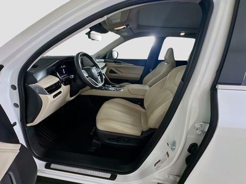 Used 2023 INFINITI QX60 Luxe w/ Vision Package FWD image 13