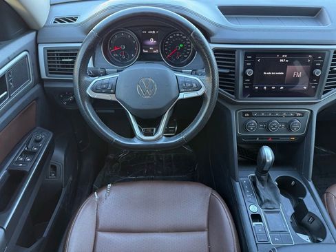 Used 2021 Volkswagen Atlas SE w/ Panoramic Sunroof Package image 9