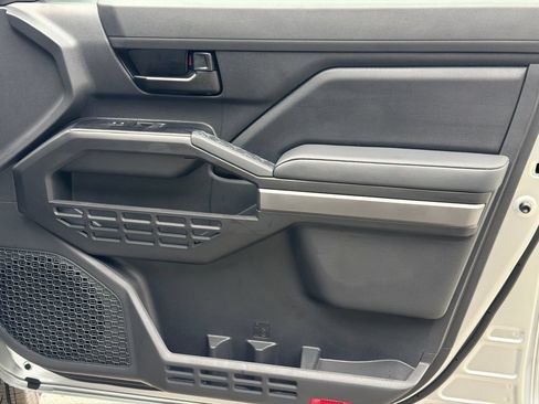 New 2026 Toyota Tacoma SR5 AWD/4WD image 12