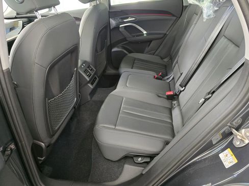 New 2025 Audi Q5 Premium image 17