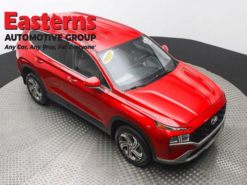 Used 2022 Hyundai Santa Fe SE image 3