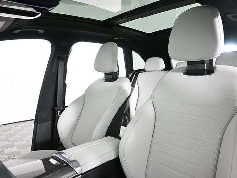 Certified 2025 Mercedes-Benz GLC 300 4MATIC image 5