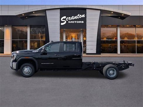 New 2025 GMC Sierra 3500 Pro w/ Fleet Convenience Package image 2