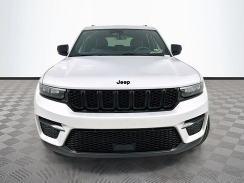 New 2025 Jeep Grand Cherokee Altitude AWD/4WD image 2
