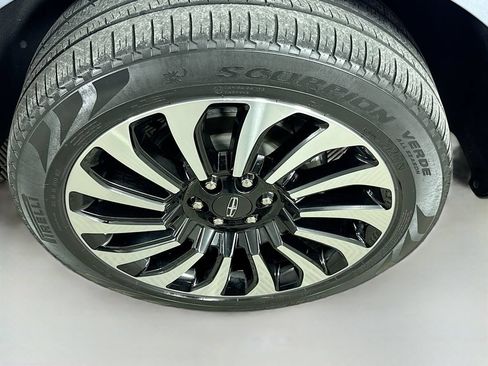 Used 2023 Lincoln Navigator L Black Label AWD/4WD image 34