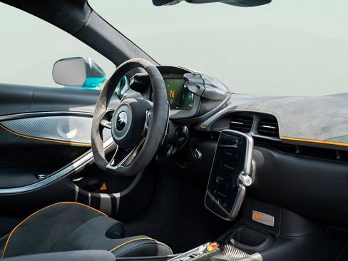 New 2025 McLaren Artura RWD image 43