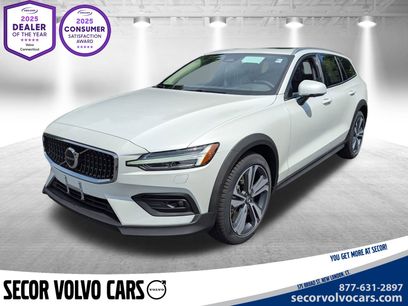 New 2026 Volvo V60 B5 Cross Country Plus w/ Protection Package Premier