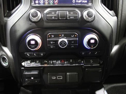 Used 2020 GMC Sierra 2500 Denali w/ Denali Ultimate Package image 21