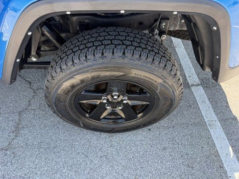Used 2021 Jeep Gladiator Sport AWD/4WD image 14