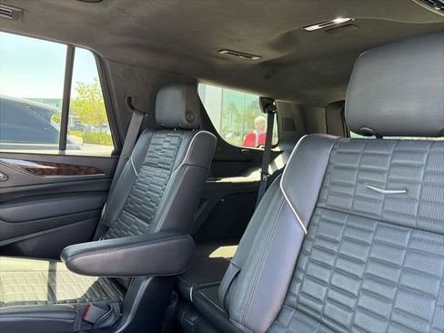 Used 2023 Cadillac Escalade Sport Platinum w/ LPO, ONYX Package AWD/4WD image 8