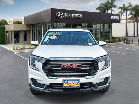 Used 2024 GMC Terrain SLE AWD/4WD image 8