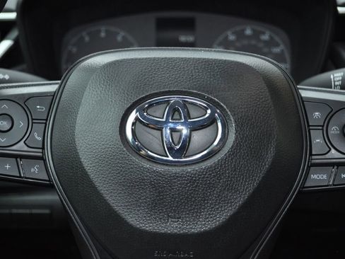 Used 2025 Toyota Corolla LE image 9