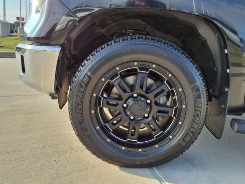 Used 2014 Toyota Tundra SR5 w/ SR5 Upgrade Package RWD image 9