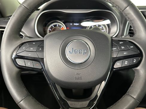 Used 2023 Jeep Cherokee Altitude Lux image 13