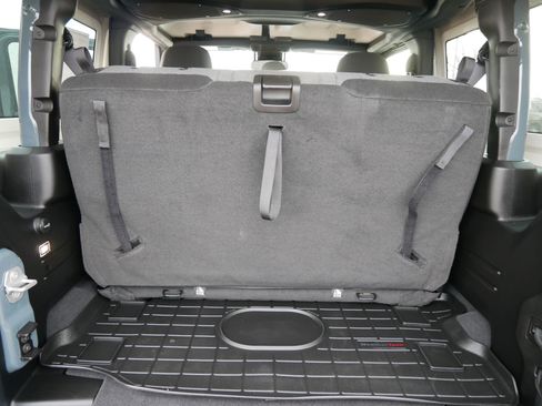 Used 2025 Jeep Wrangler Sport S image 11