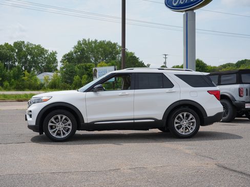 Used 2024 Ford Explorer Limited w/ Limited Technology Package AWD/4WD image 7