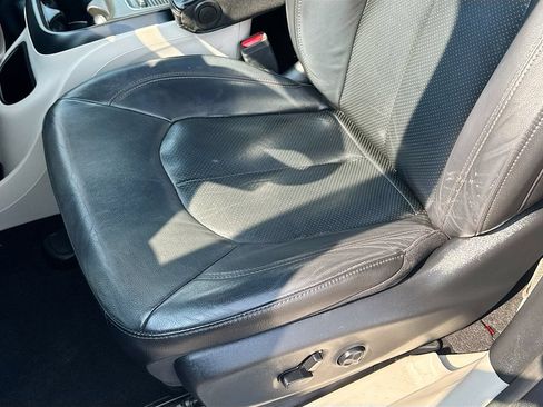 Used 2020 Chrysler Pacifica Touring-L Plus w/ Tire & Wheel Group FWD image 18