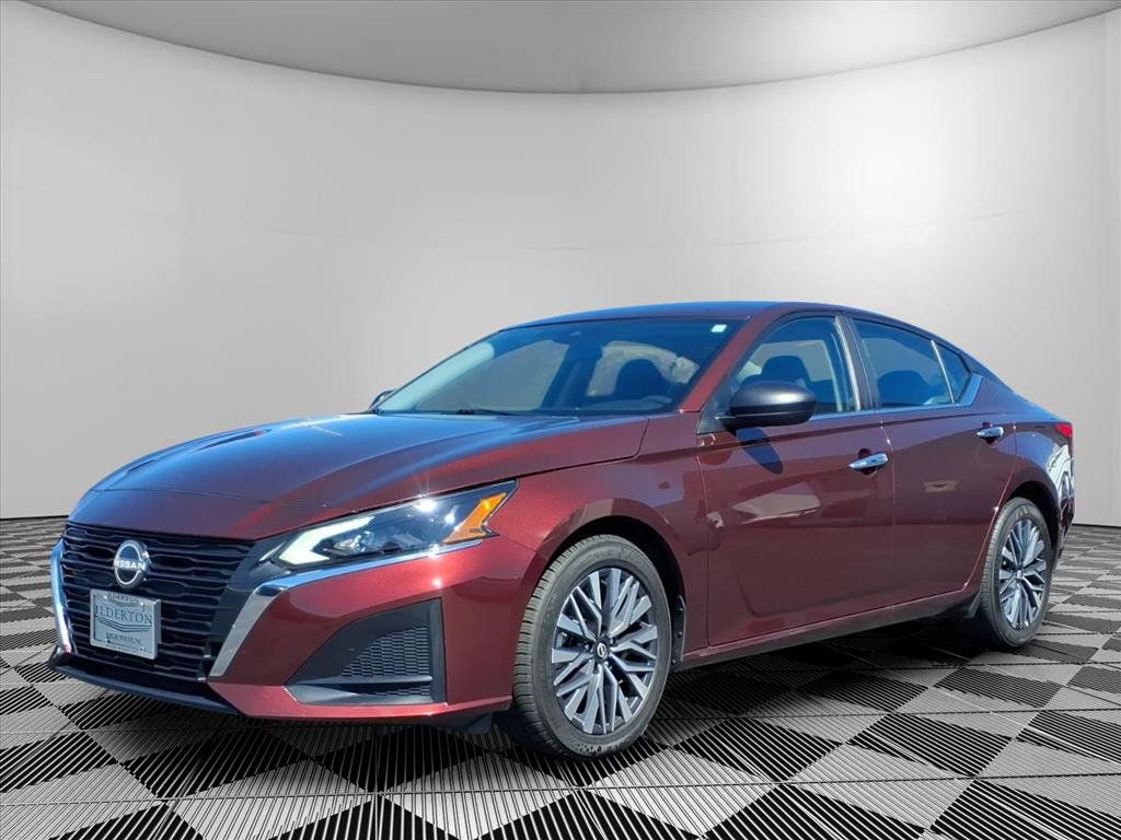 Used 2025 Nissan Altima 2.5 SV AWD/4WD image 23