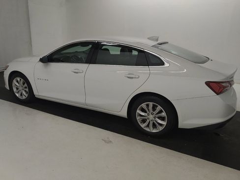 Used 2019 Chevrolet Malibu LT w/ Leather Package FWD image 3