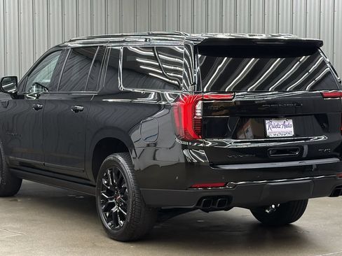 Used 2026 GMC Yukon XL Denali w/ Sun & Power Step Package AWD/4WD image 3
