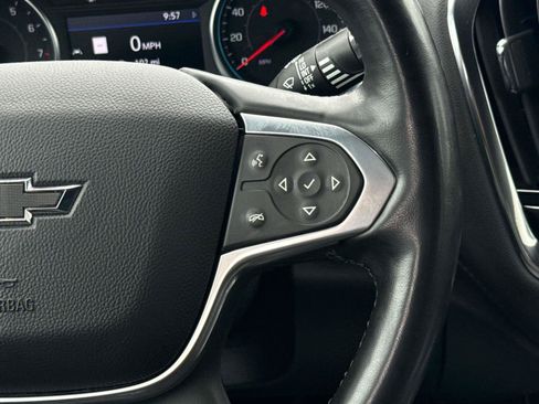 Used 2023 Chevrolet Traverse RS AWD/4WD image 19