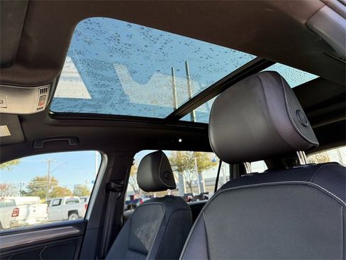 Certified 2023 Volkswagen Tiguan SE R-Line image 23