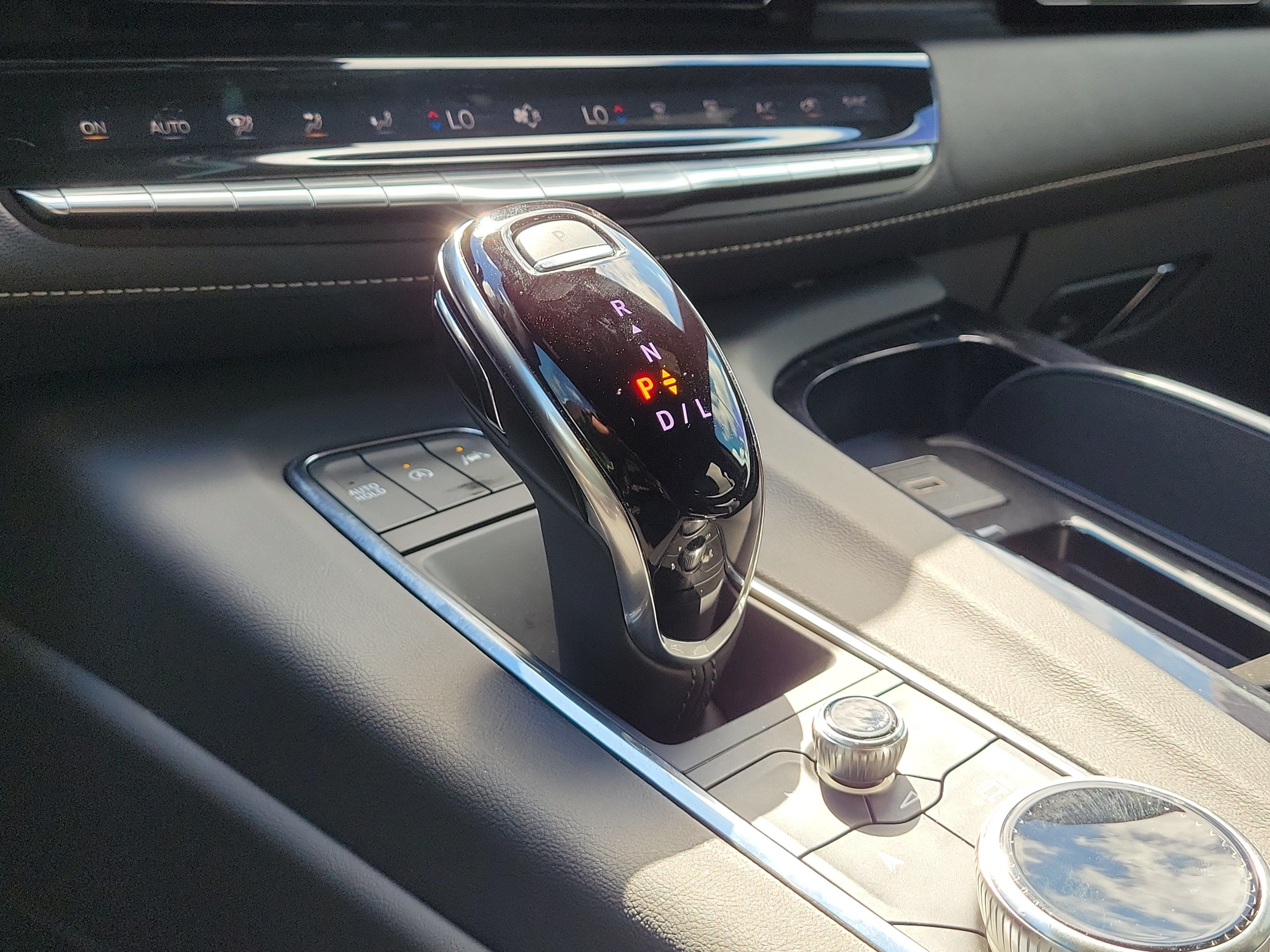 Used 2024 Cadillac Escalade ESV Sport w/ Touring Package AWD/4WD image 28