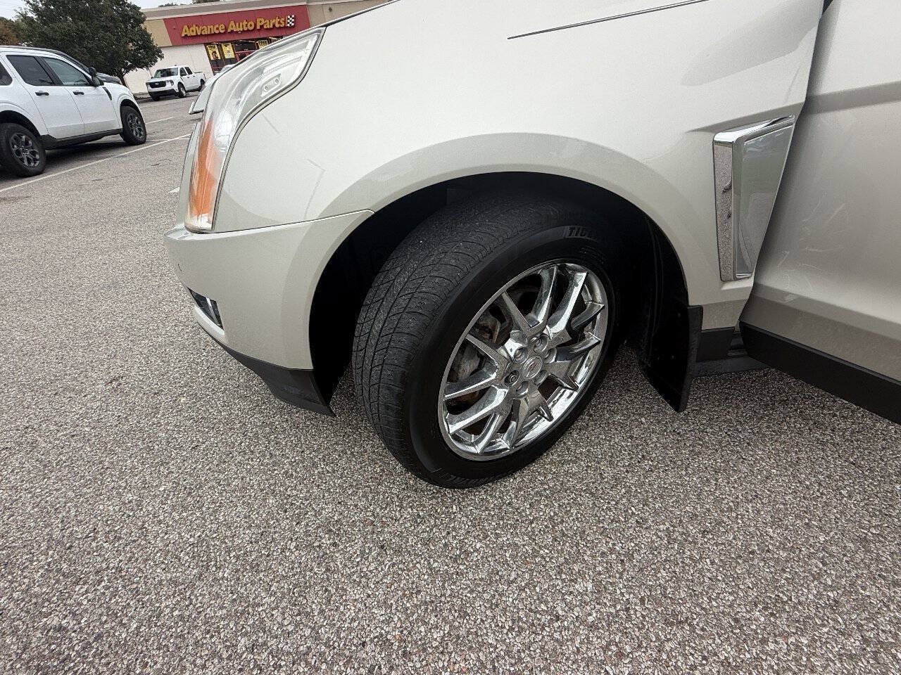 Used 2013 Cadillac SRX Performance w/ Driver Awareness Package FWD image 26