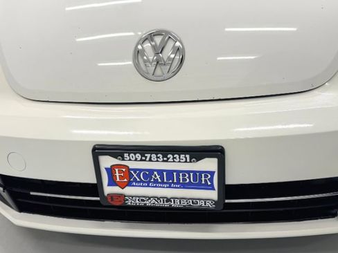 Used 2014 Volkswagen Beetle TDI image 12