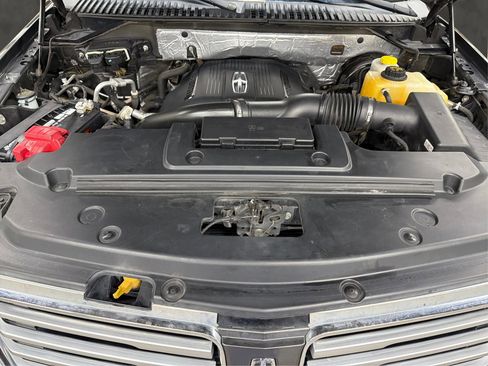 Used 2016 Lincoln Navigator L Select image 9