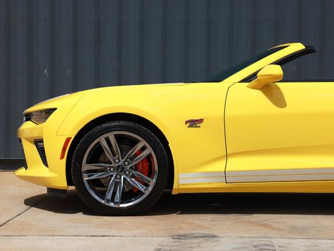 Used 2016 Chevrolet Camaro SS RWD image 31