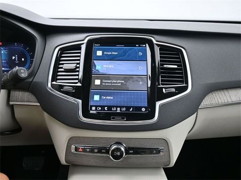 Used 2024 Volvo XC90 B5 Plus w/ Protection Package Premier image 12