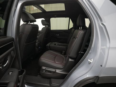 Certified 2025 Honda Pilot Black Edition image 16