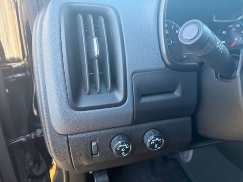 Used 2022 Chevrolet Colorado Z71 w/ Z71 Midnight Edition AWD/4WD image 15