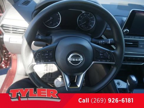 Used 2024 Nissan Altima 2.5 SV FWD image 26