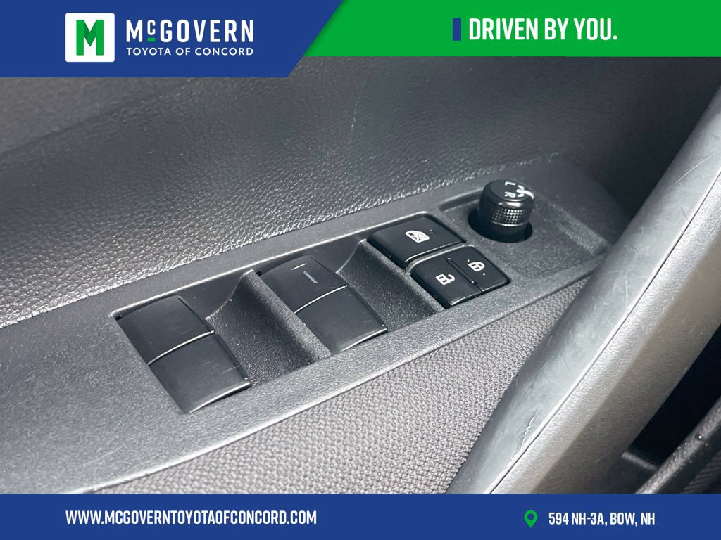 Used 2025 Toyota Corolla LE FWD image 12