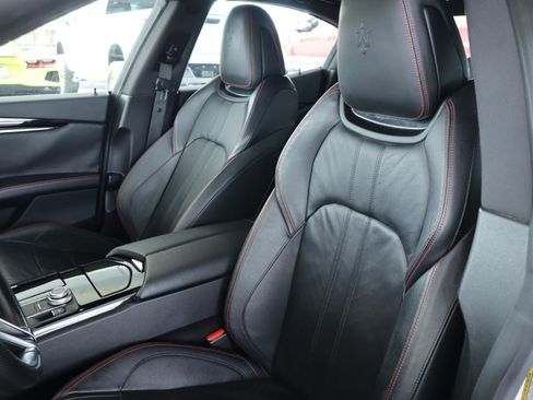 Used 2017 Maserati Ghibli S image 14