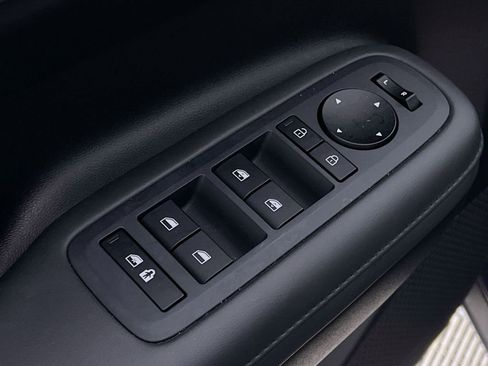 Used 2025 Hyundai Santa Fe SEL image 15