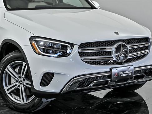 Used 2022 Mercedes-Benz GLC 300 GLC 300 4MATIC image 2