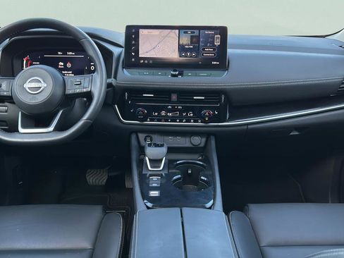 Used 2024 Nissan Rogue SL w/ SL Premium Package image 15