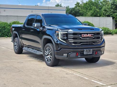 Used 2024 GMC Sierra 1500 AT4 w/ Technology Package AWD/4WD image 3