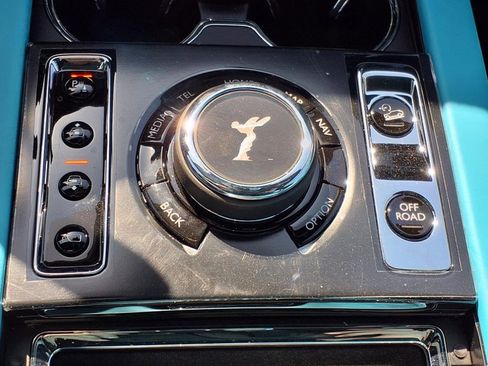 Used 2025 Rolls-Royce Cullinan Black Badge image 20