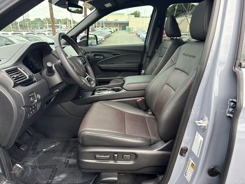 Certified 2025 Honda Ridgeline Black Edition image 16